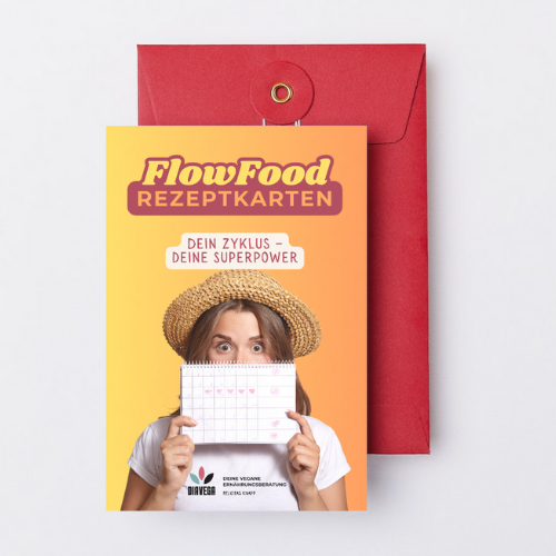 Rezeptkarten für FlowFood in einer roten Hülle, mit einer Frau, die eine Liste hält.